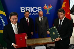 Заместник-министър Петър Младенов взе участие в кръгла маса на тема „Перспективи и предизвикателства пред младите хора в България“