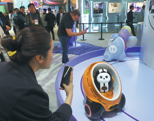 Шефът на TCL призовава за по-голям фокус върху диференцираните продукти и услуги