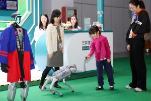 Първата национална конференция в Китай за сектора на услугите повишава доверието във висококачествен растеж