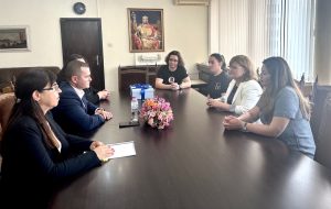 Пенчо Милков дари два видеоларингоскопа на университетските болници в Русе